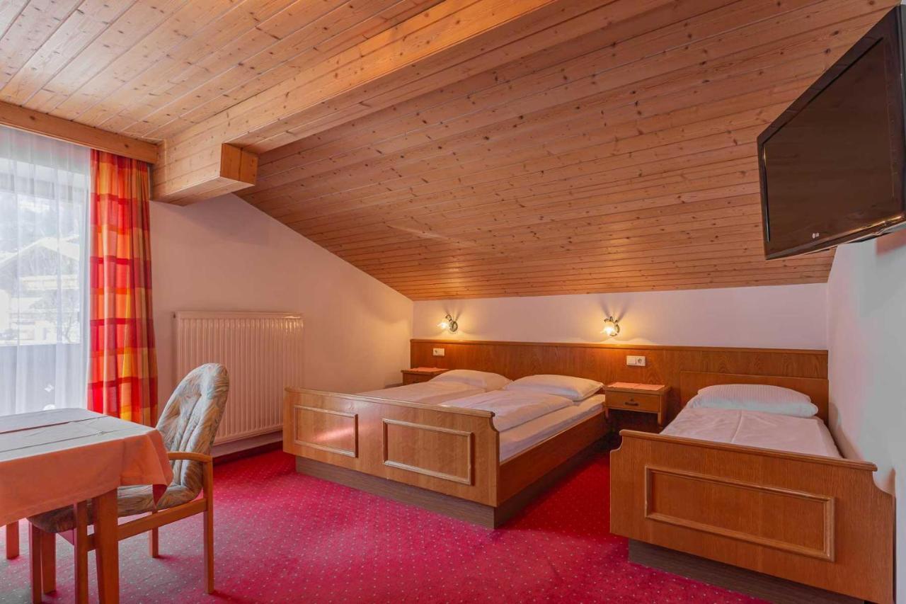 Pension Bartlhof Lermoos Bagian luar foto