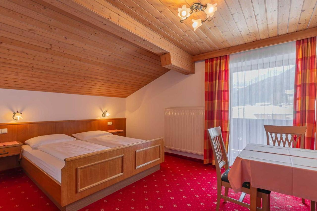 Pension Bartlhof Lermoos Bagian luar foto