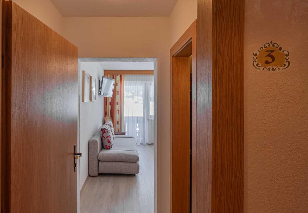Pension Bartlhof Lermoos Bagian luar foto