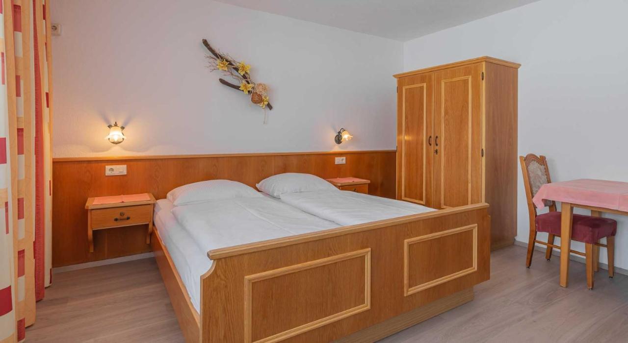 Pension Bartlhof Lermoos Bagian luar foto