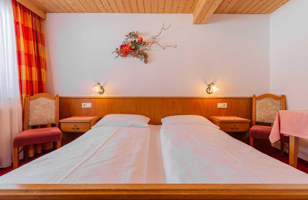 Pension Bartlhof Lermoos Bagian luar foto