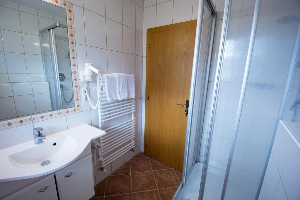 Pension Bartlhof Lermoos Bagian luar foto